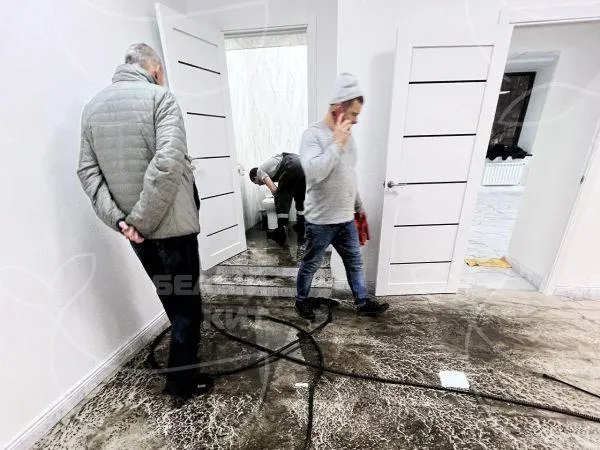 Название фото: Уборка после прорыва канализации и потопа