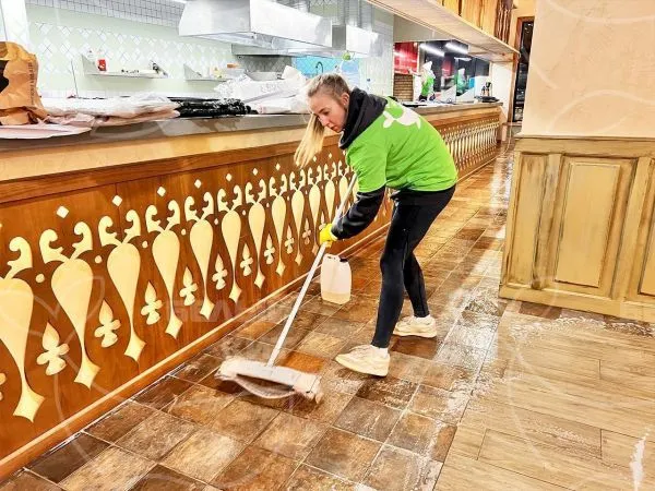 Название фото: Уборка кафе и ресторанов